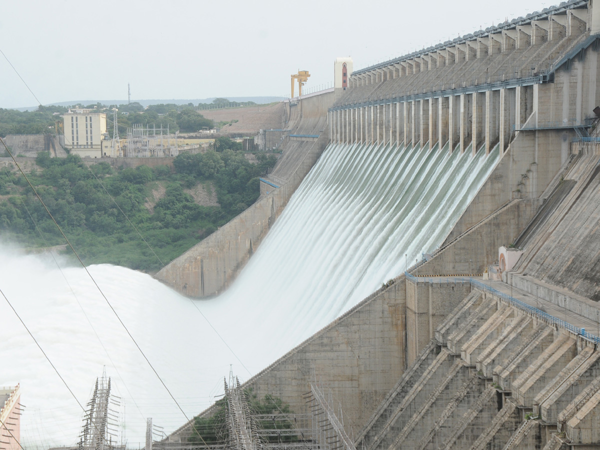 All 26 Gates Lifted at Nagarjuna Sagar Dam Photo Gallery - Sakshi9