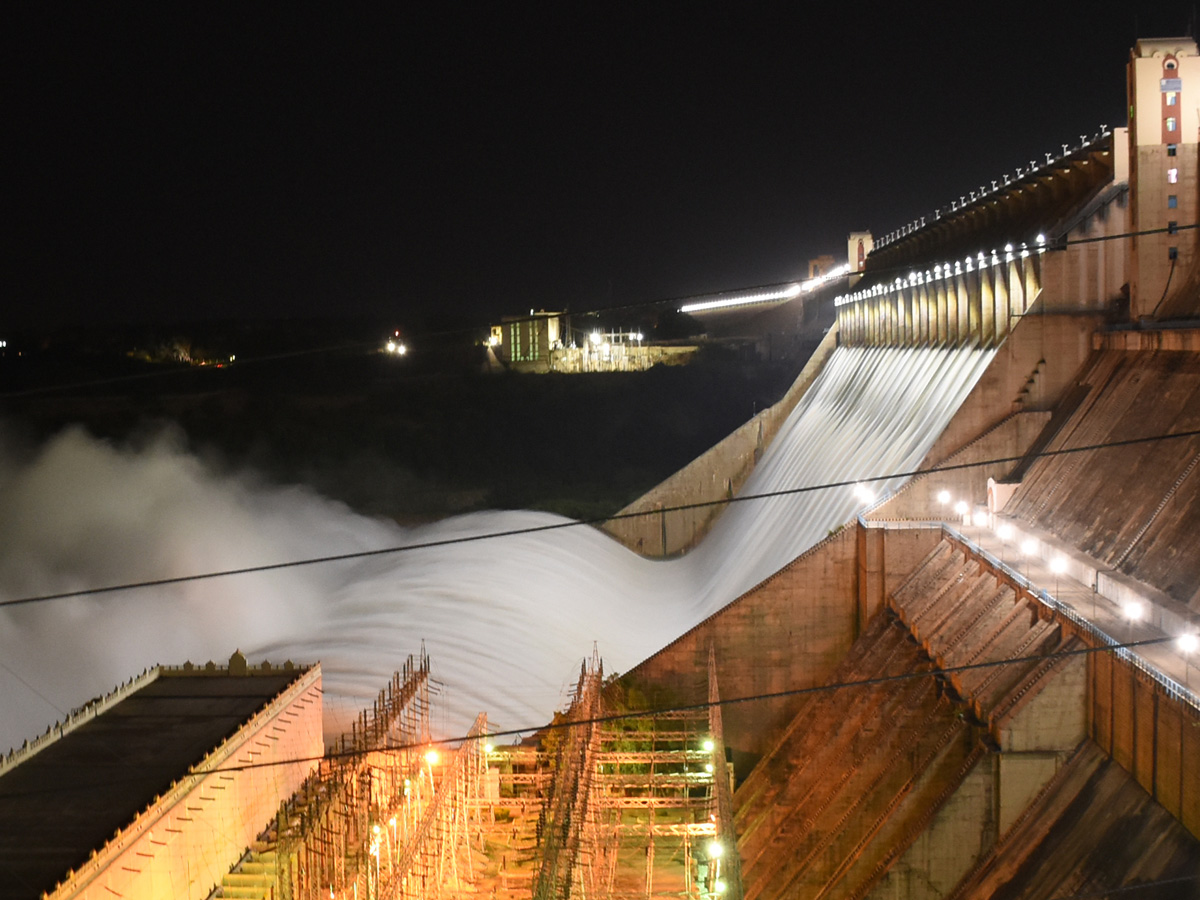 All 26 Gates Lifted at Nagarjuna Sagar Dam Photo Gallery - Sakshi1