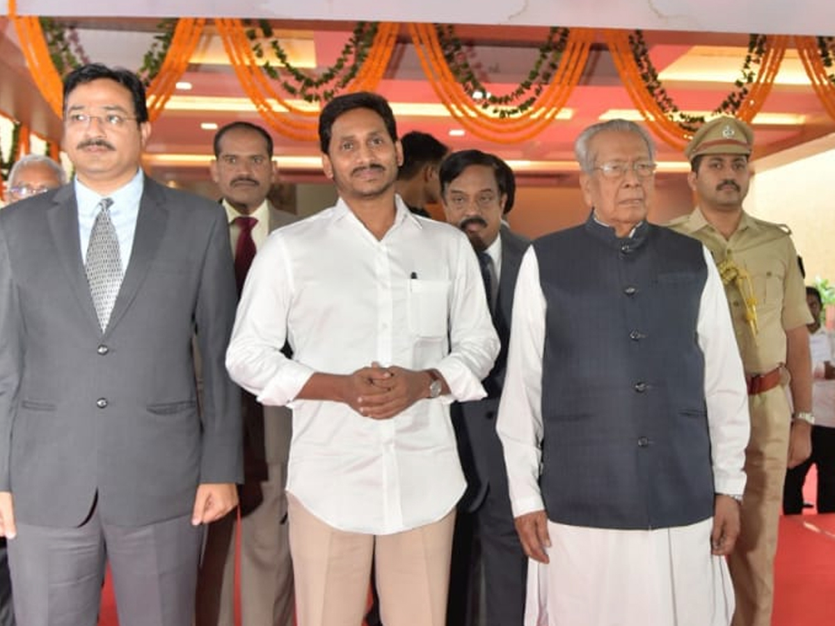 CM YS Jagan Attend AT Home Function Of Governor Harichandan Photo Gallery - Sakshi5