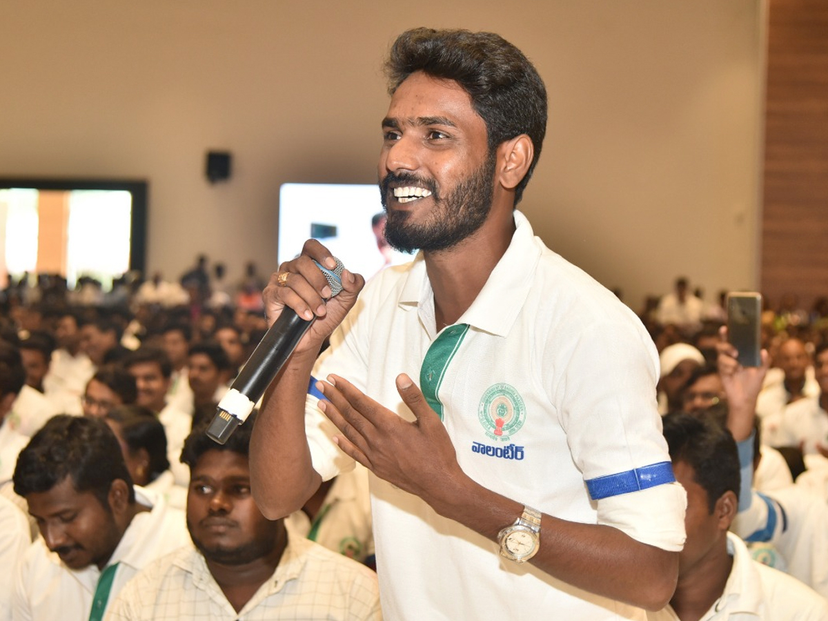 CM YS Jagan Mohan Reddy Starts Village Volunteer System Photo Gallery - Sakshi13