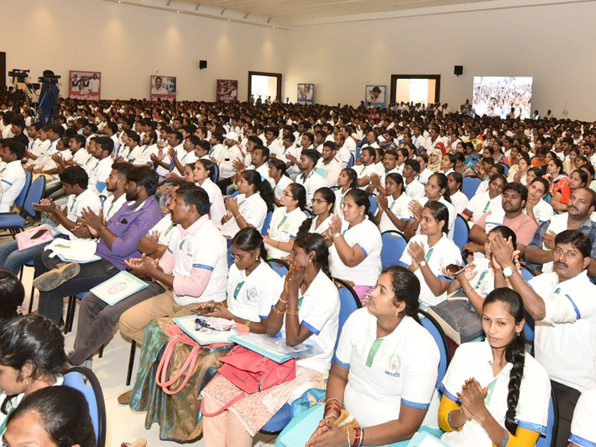 CM YS Jagan Mohan Reddy Starts Village Volunteer System Photo Gallery - Sakshi14