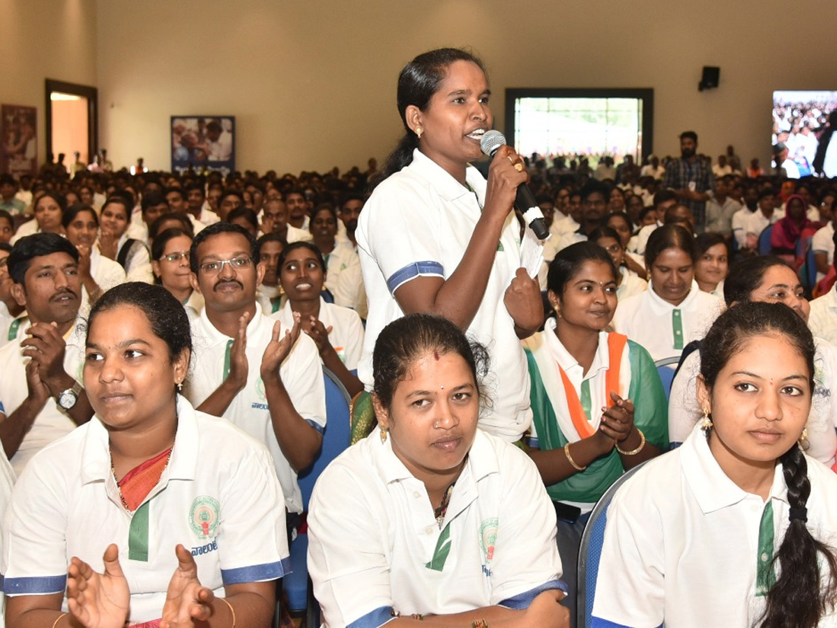 CM YS Jagan Mohan Reddy Starts Village Volunteer System Photo Gallery - Sakshi3