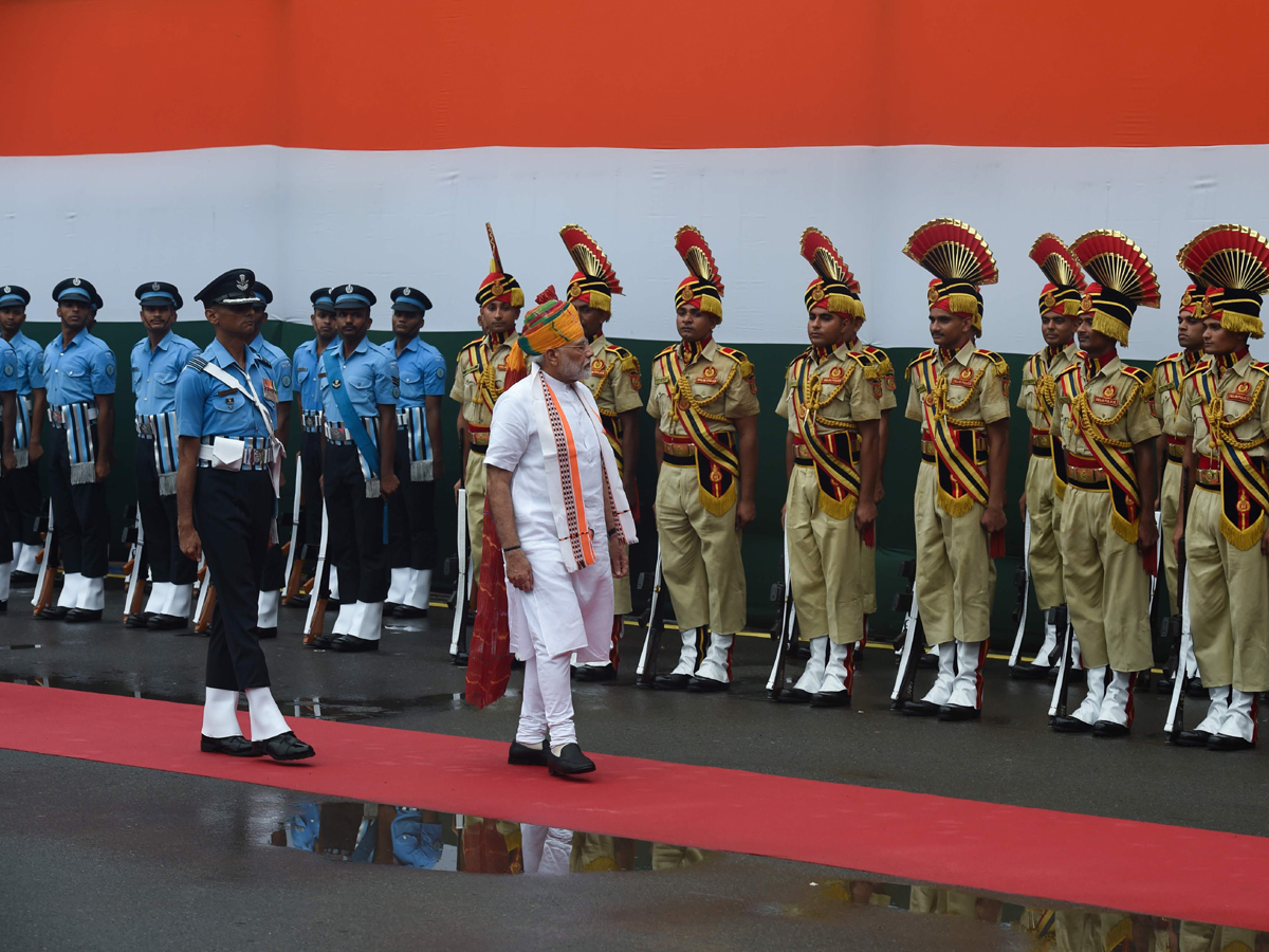 PM Narendra Modi Flag Hoisting Red Rort New Delhi Photo Gallery - Sakshi13