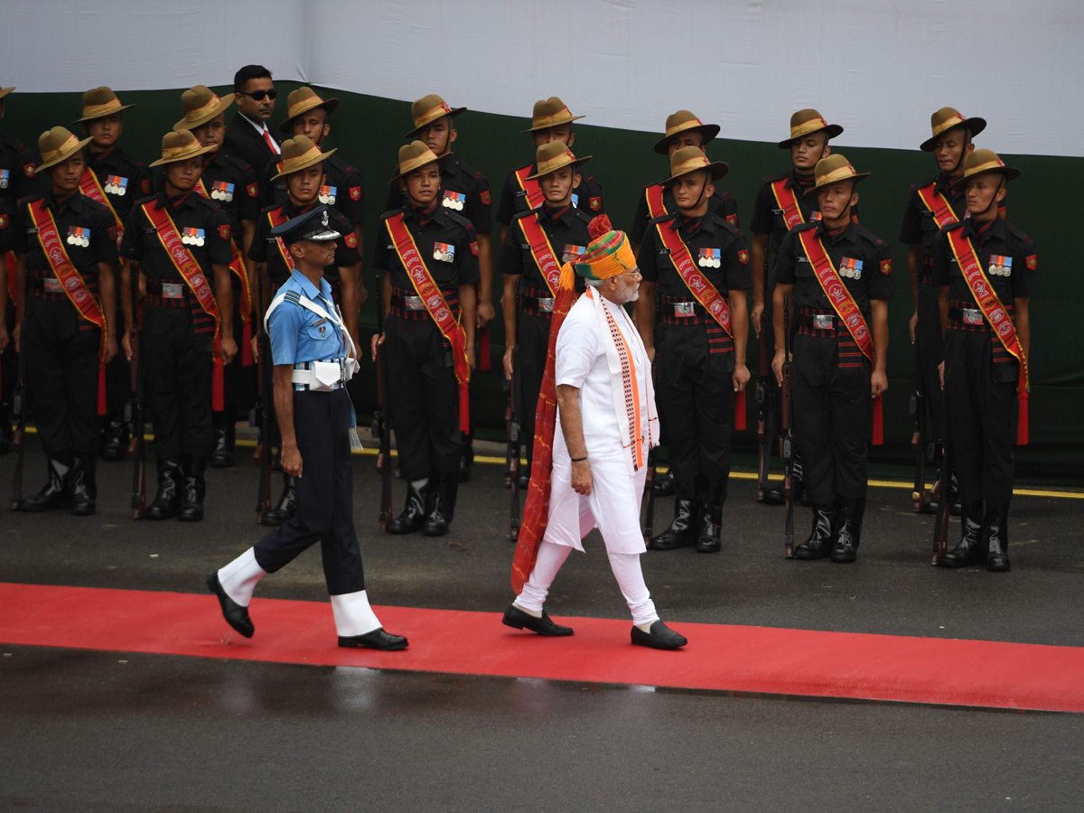 PM Narendra Modi Flag Hoisting Red Rort New Delhi Photo Gallery - Sakshi17