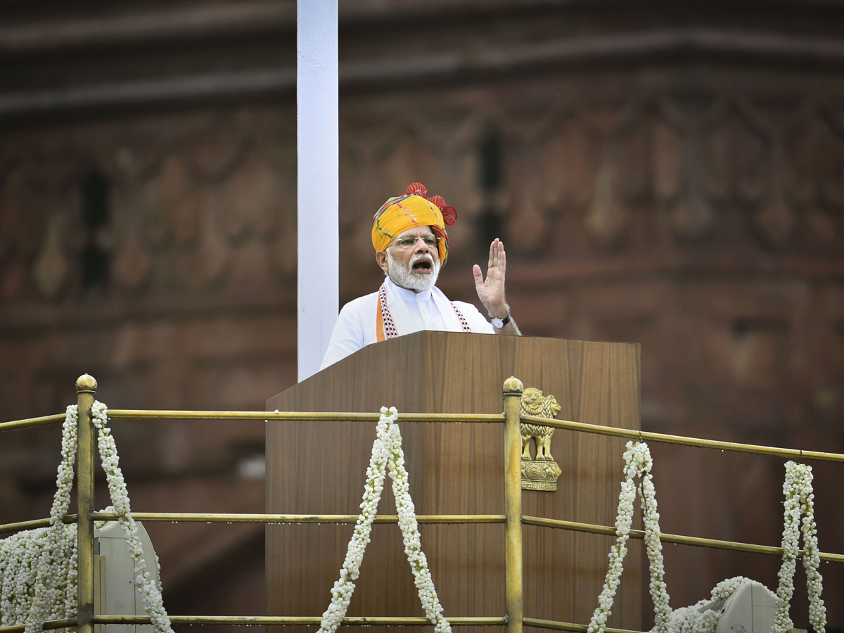 PM Narendra Modi Flag Hoisting Red Rort New Delhi Photo Gallery - Sakshi25