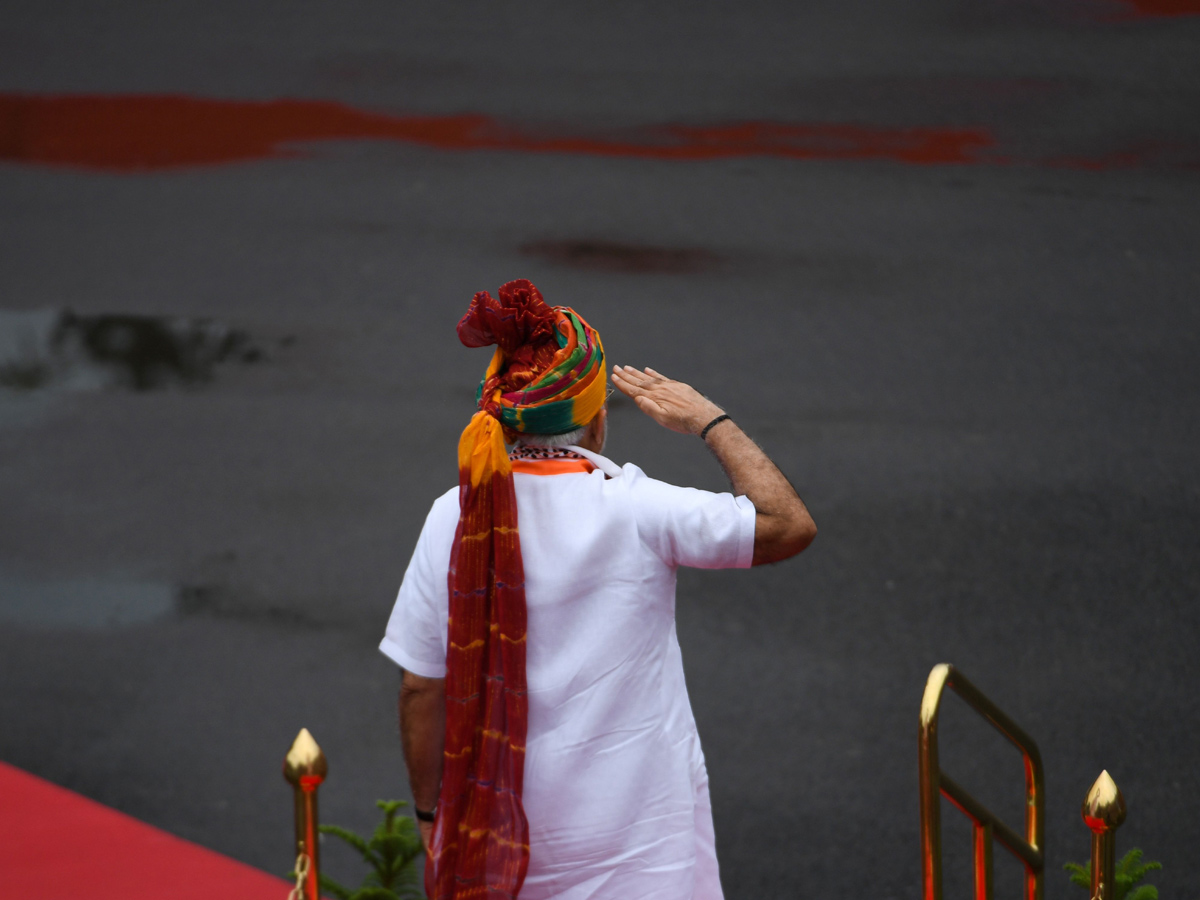 PM Narendra Modi Flag Hoisting Red Rort New Delhi Photo Gallery - Sakshi5