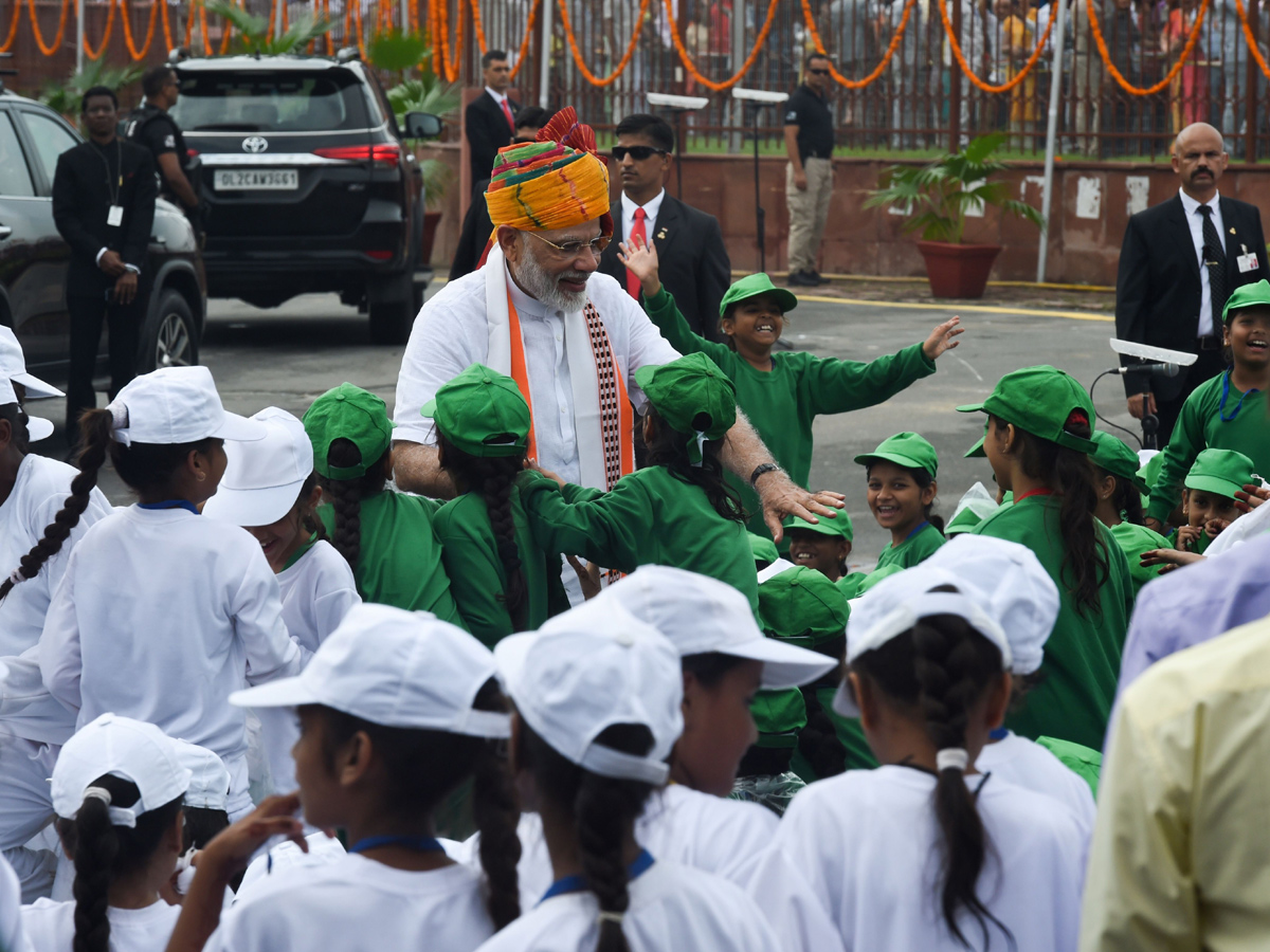 PM Narendra Modi Flag Hoisting Red Rort New Delhi Photo Gallery - Sakshi7