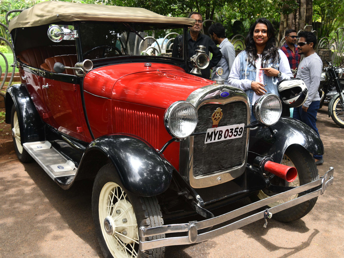 Vintage Car Exhibition at Lumbini Park Photo Gallery - Sakshi1