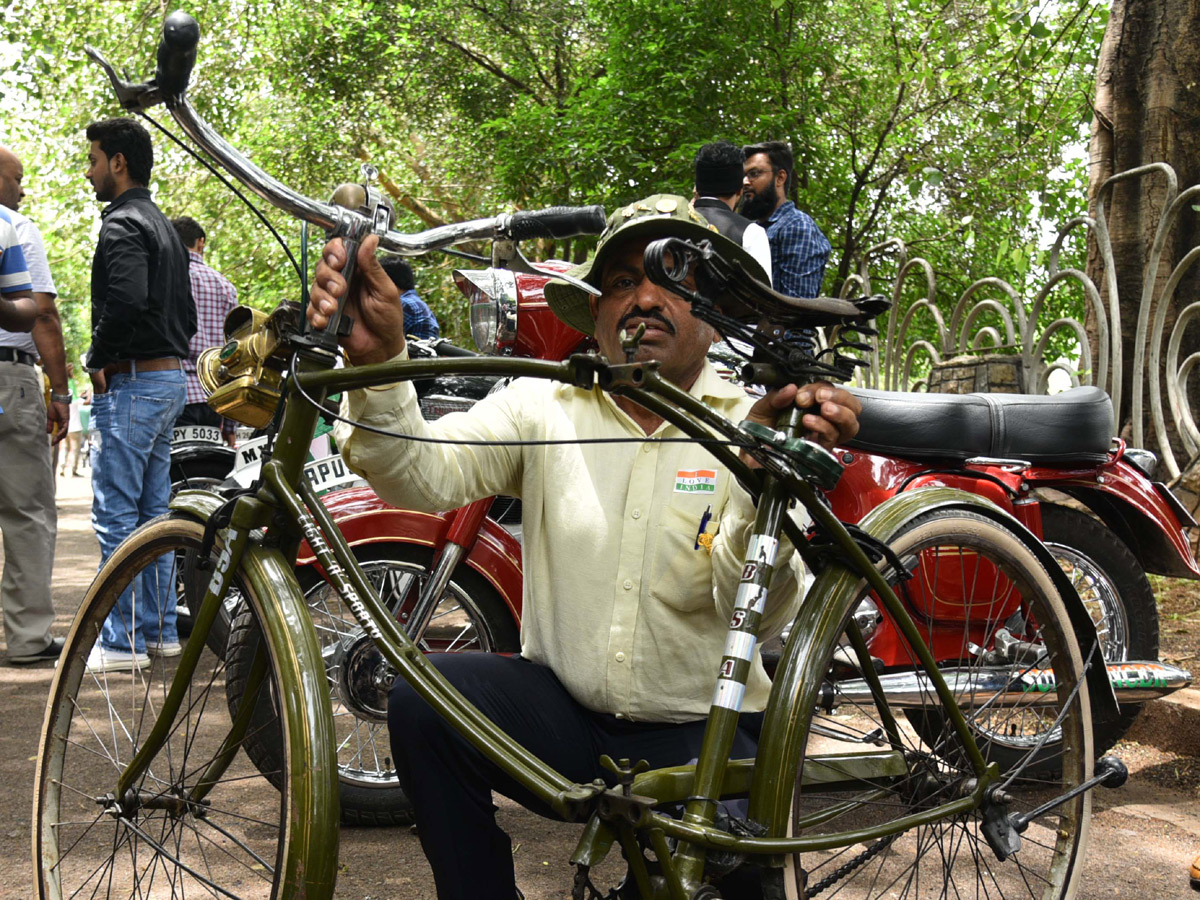 Vintage Car Exhibition at Lumbini Park Photo Gallery - Sakshi10