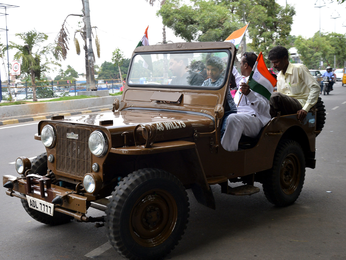 Vintage Car Exhibition at Lumbini Park Photo Gallery - Sakshi20