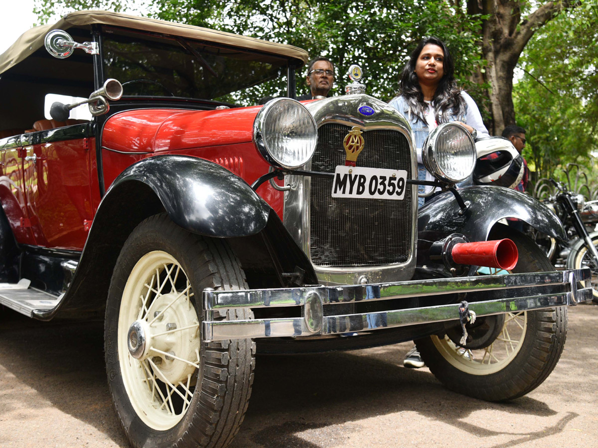 Vintage Car Exhibition at Lumbini Park Photo Gallery - Sakshi9