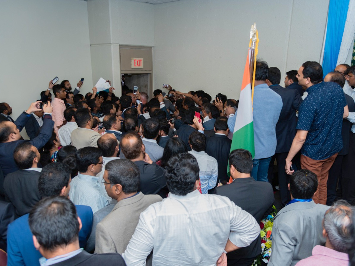 CM YS Jagan Meeting with Entrepreneurs In the America Tour Photo Gallery - Sakshi21