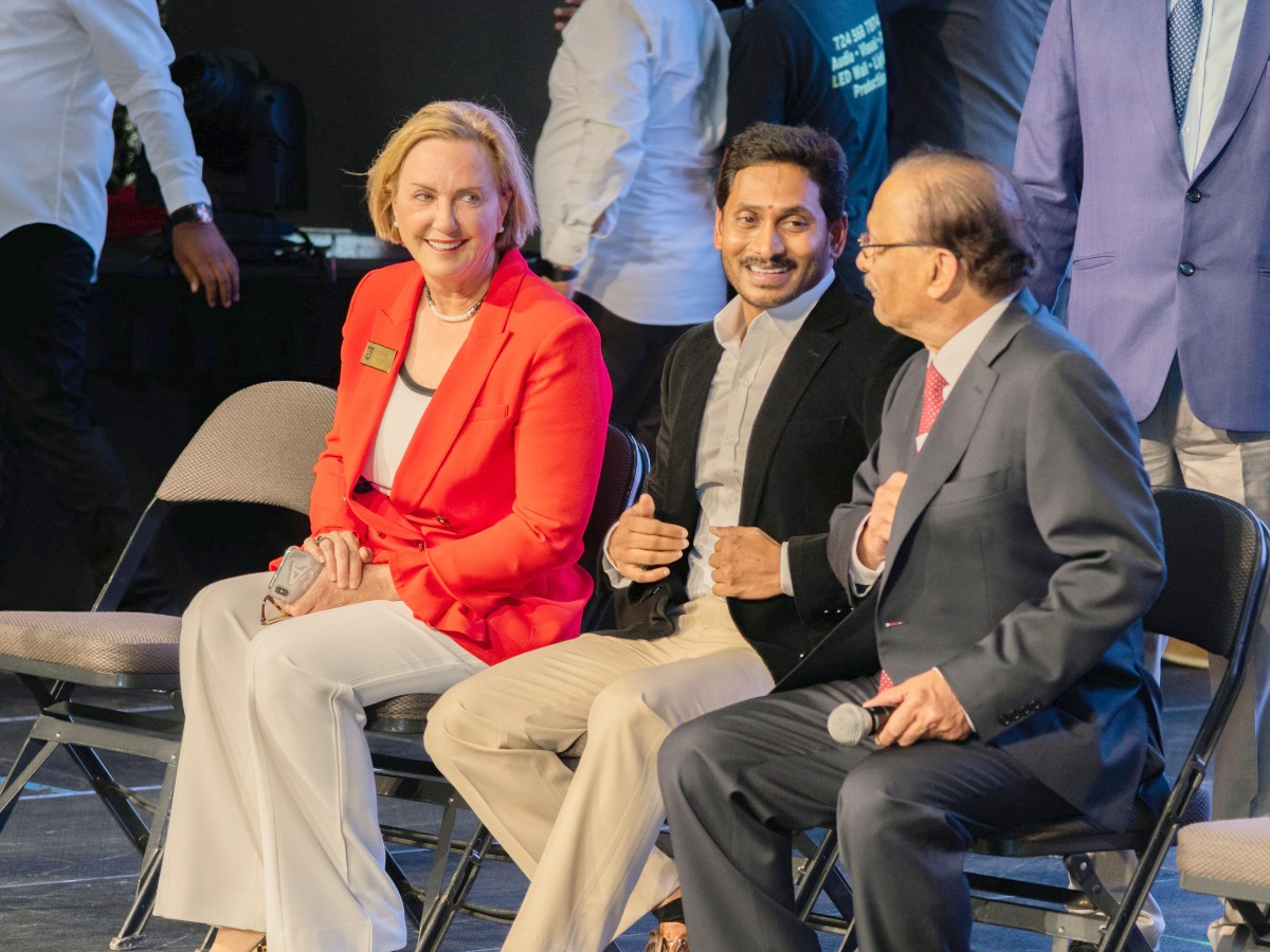 CM YS Jagan Meeting with Entrepreneurs In the America Tour Photo Gallery - Sakshi32