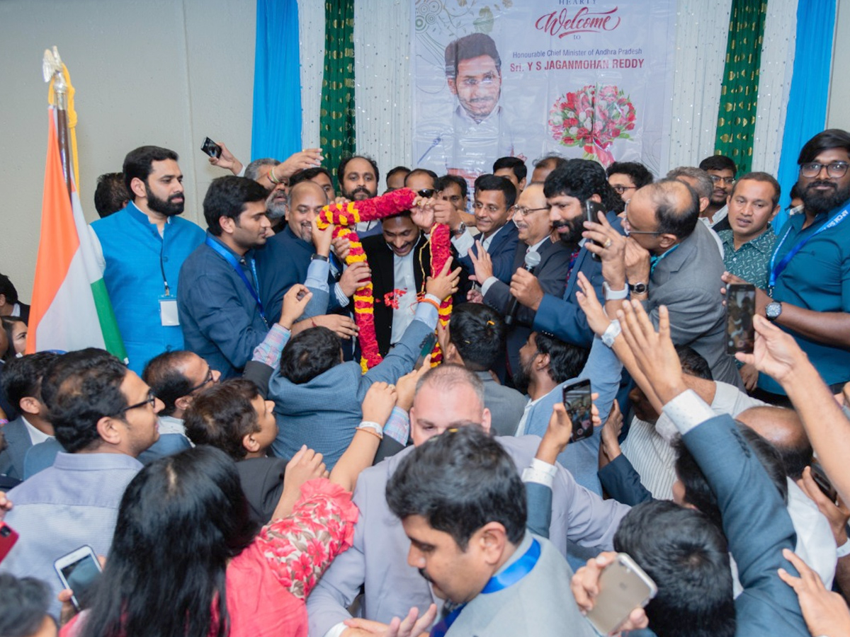 CM YS Jagan Meeting with Entrepreneurs In the America Tour Photo Gallery - Sakshi36