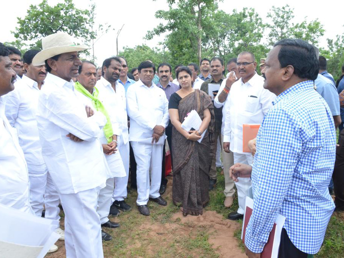 KCR Visits Komatibanda And Gave Directions To Collectors Photo Gallery - Sakshi10