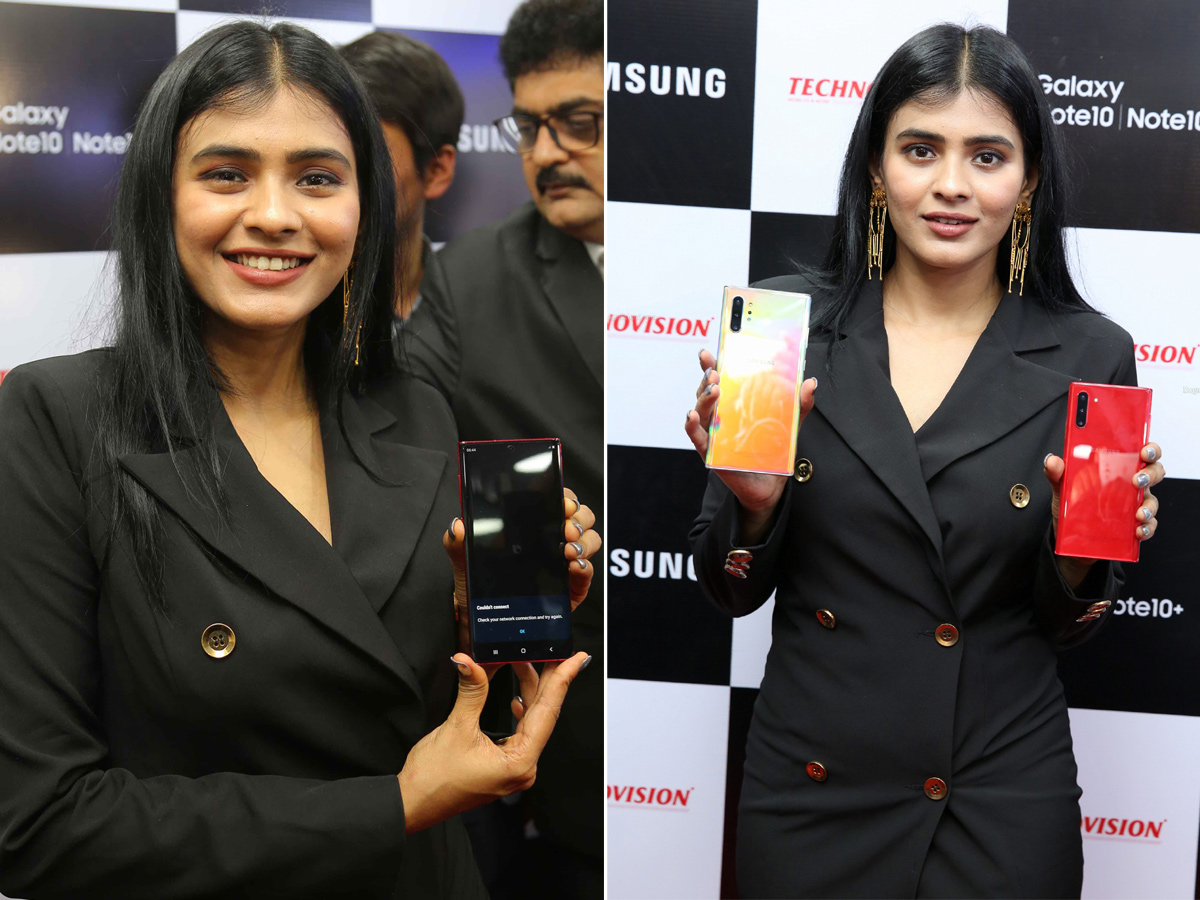  Hebah Patel Launches Samsung Galaxy Note 10 at Technovision Mobile Store Photo Gallery - Sakshi3