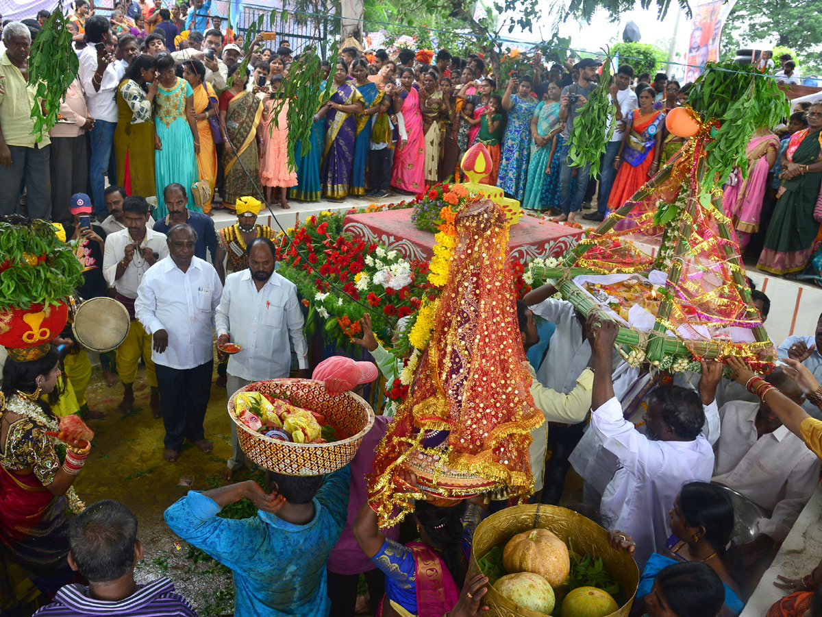 Ganga Teppotsavam Tankbund Photo Gallery - Sakshi5