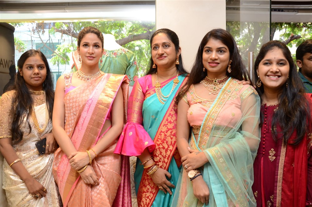 Designer Swaroopa Reddy Butique Open at Banjarahills Photo Gallery - Sakshi12