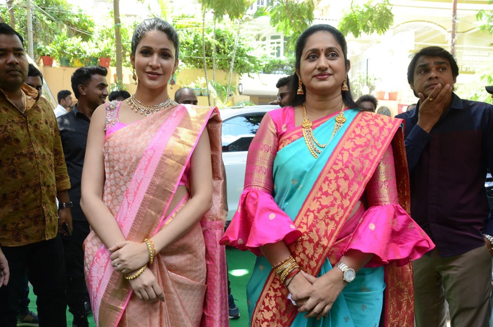 Designer Swaroopa Reddy Butique Open at Banjarahills Photo Gallery - Sakshi7