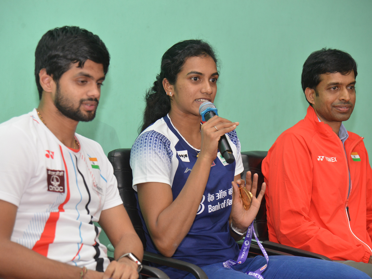 PV Sindhu With Pullela Gopichand Press Meet Photo Gallery - Sakshi1