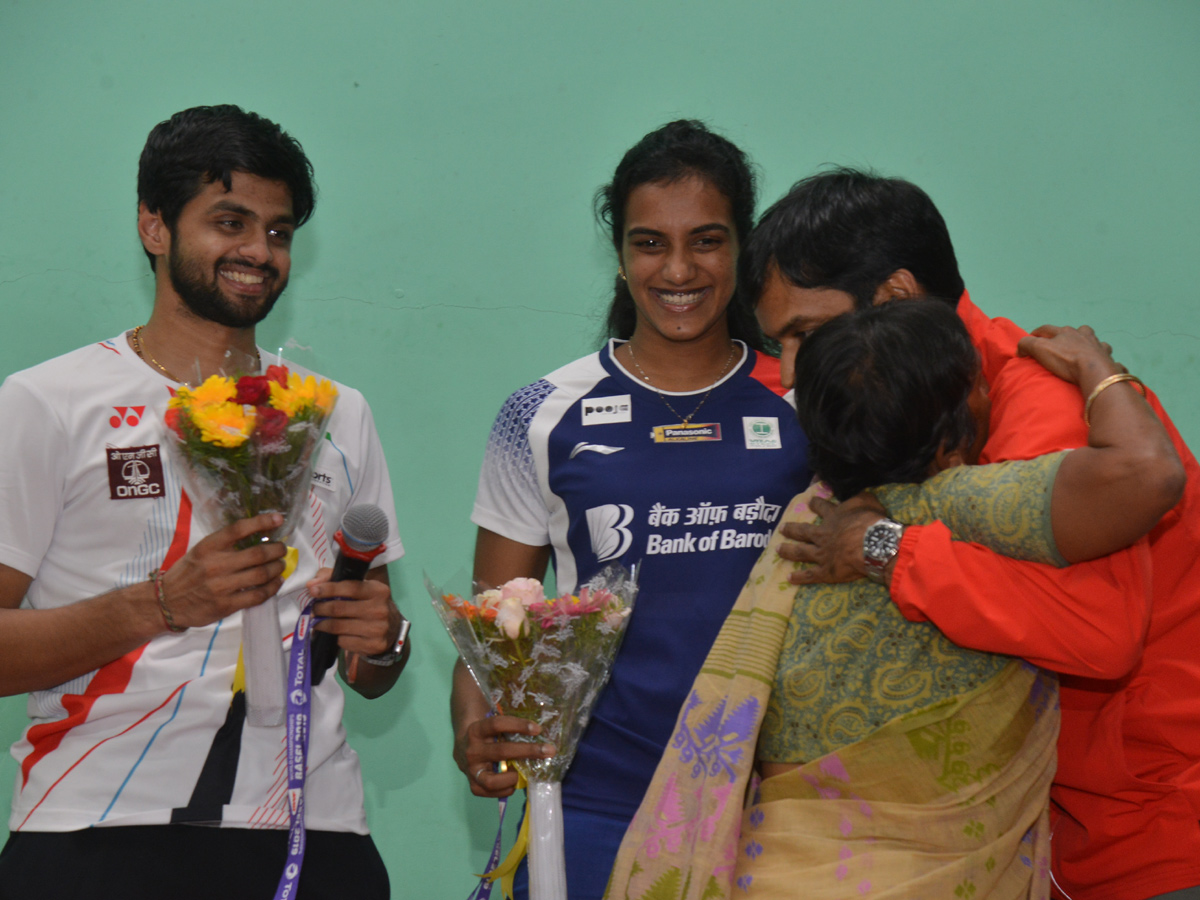 PV Sindhu With Pullela Gopichand Press Meet Photo Gallery - Sakshi10