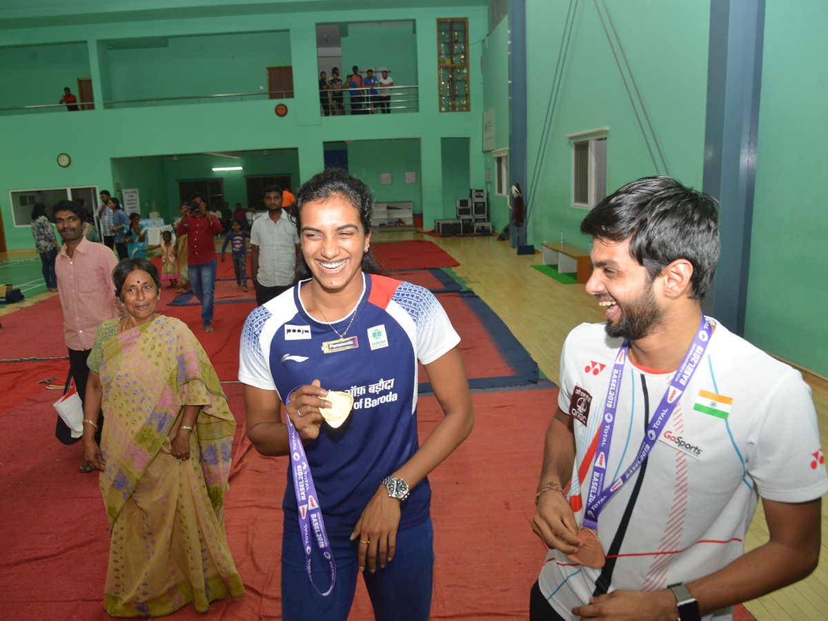 PV Sindhu With Pullela Gopichand Press Meet Photo Gallery - Sakshi11