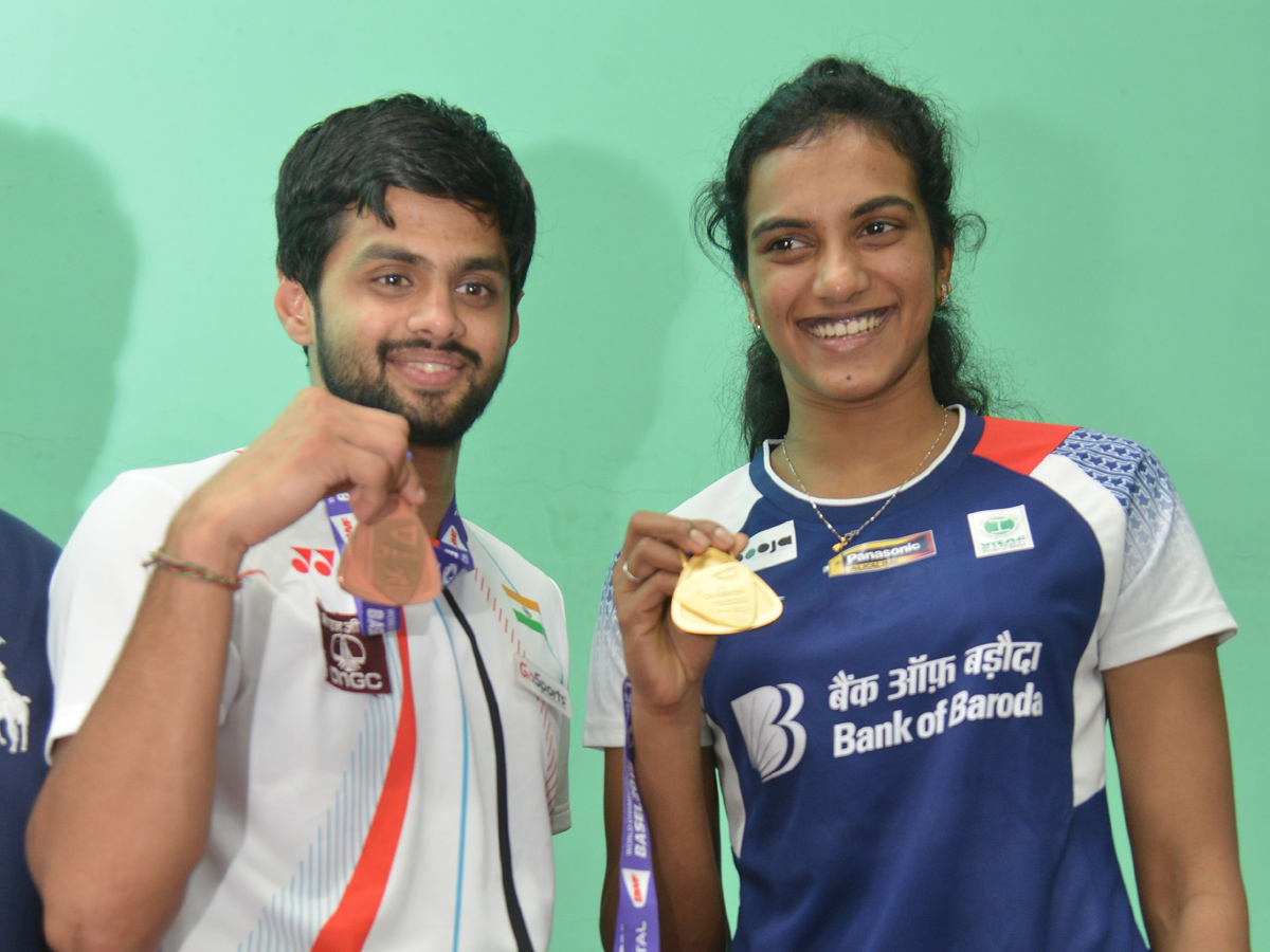 PV Sindhu With Pullela Gopichand Press Meet Photo Gallery - Sakshi12