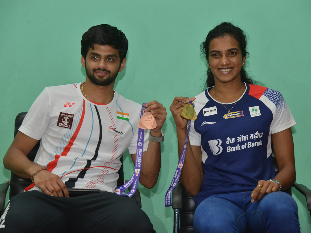 PV Sindhu With Pullela Gopichand Press Meet Photo Gallery - Sakshi2