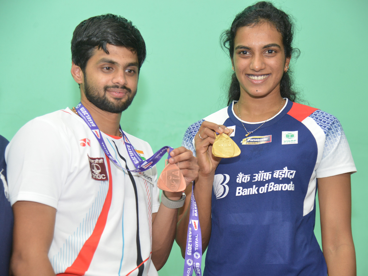 PV Sindhu With Pullela Gopichand Press Meet Photo Gallery - Sakshi3