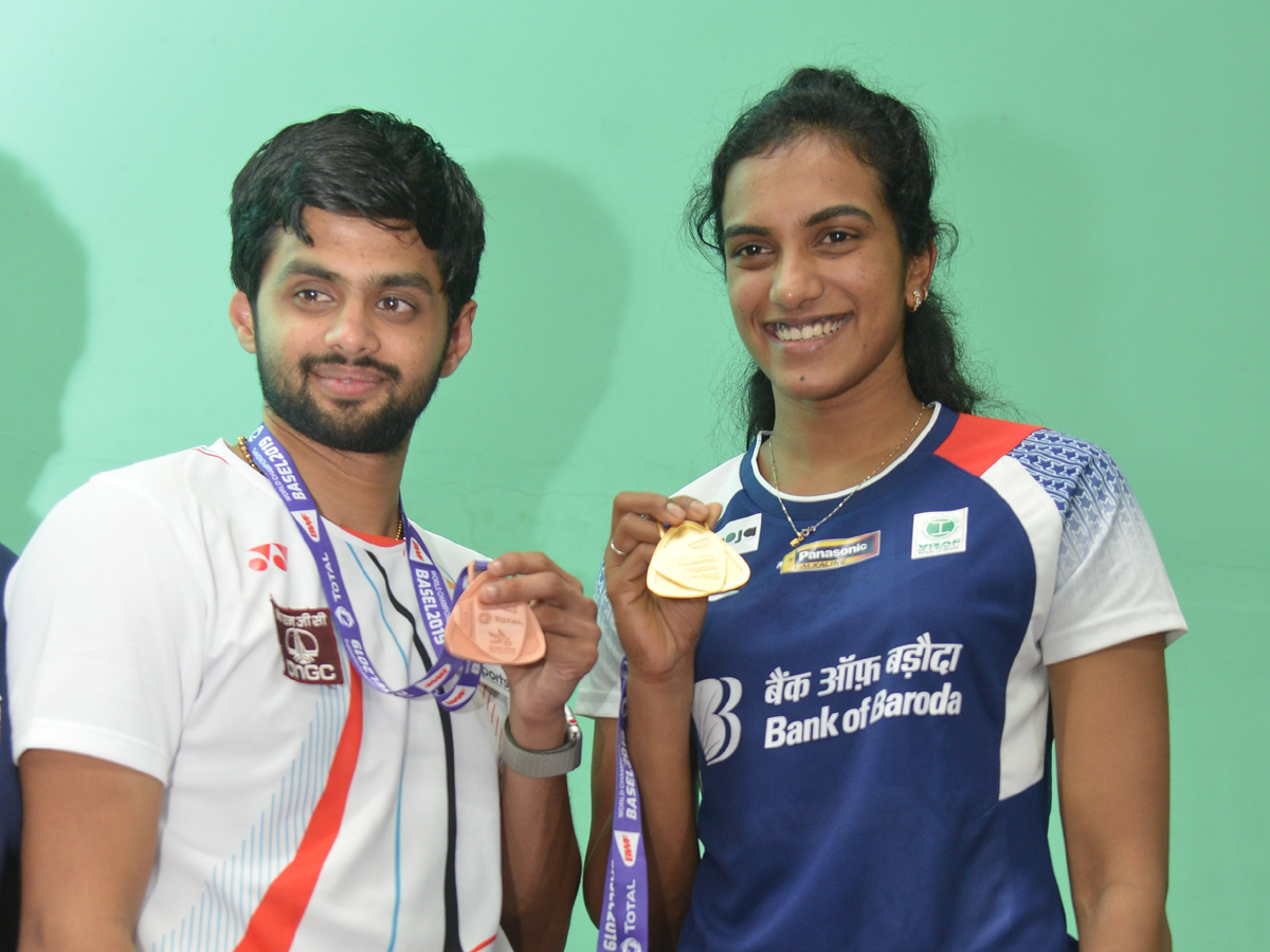 PV Sindhu With Pullela Gopichand Press Meet Photo Gallery - Sakshi9