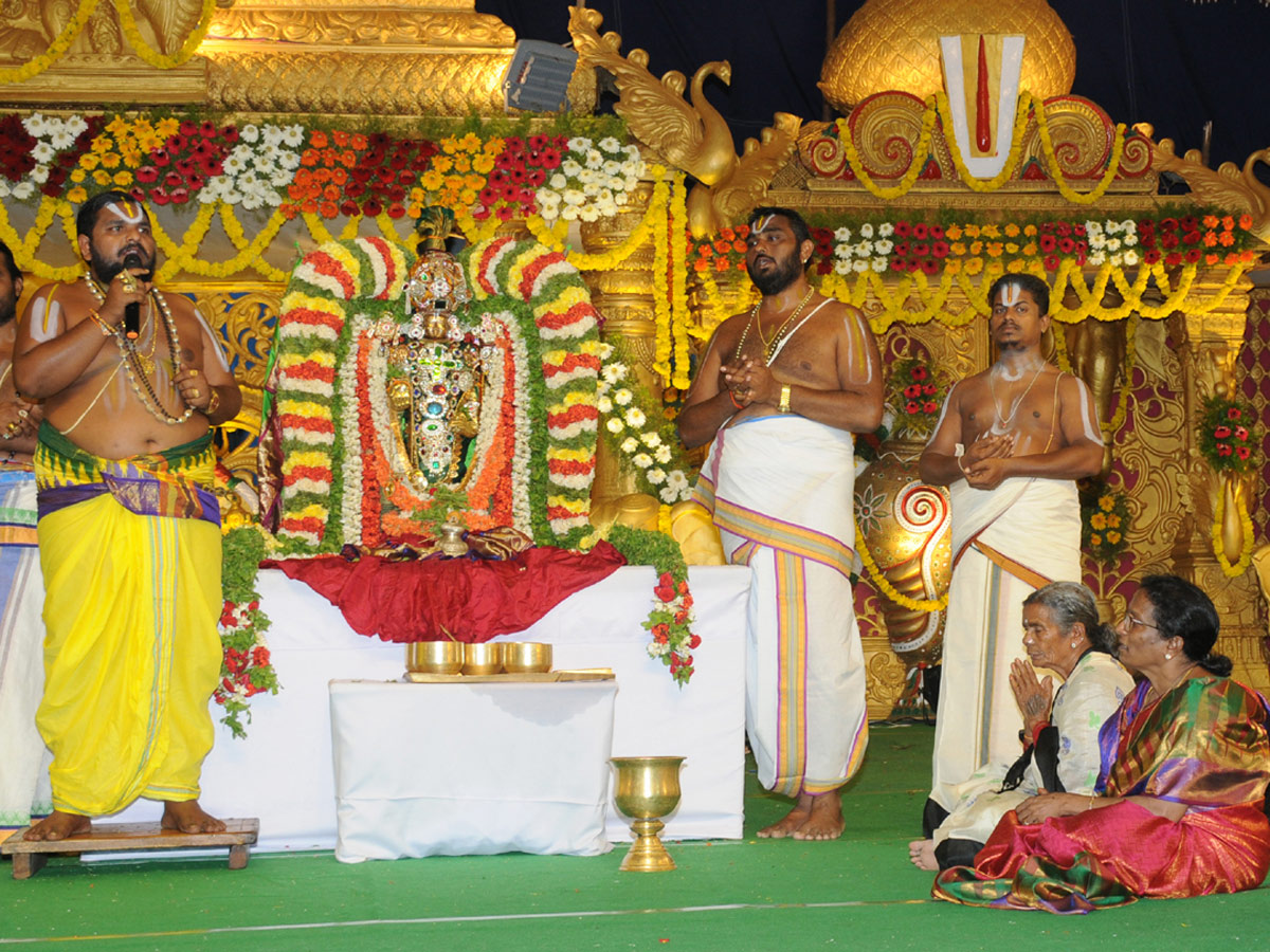 Sri Venkateswara Swamy Kalyanam in Ongole Photo Gallery - Sakshi3