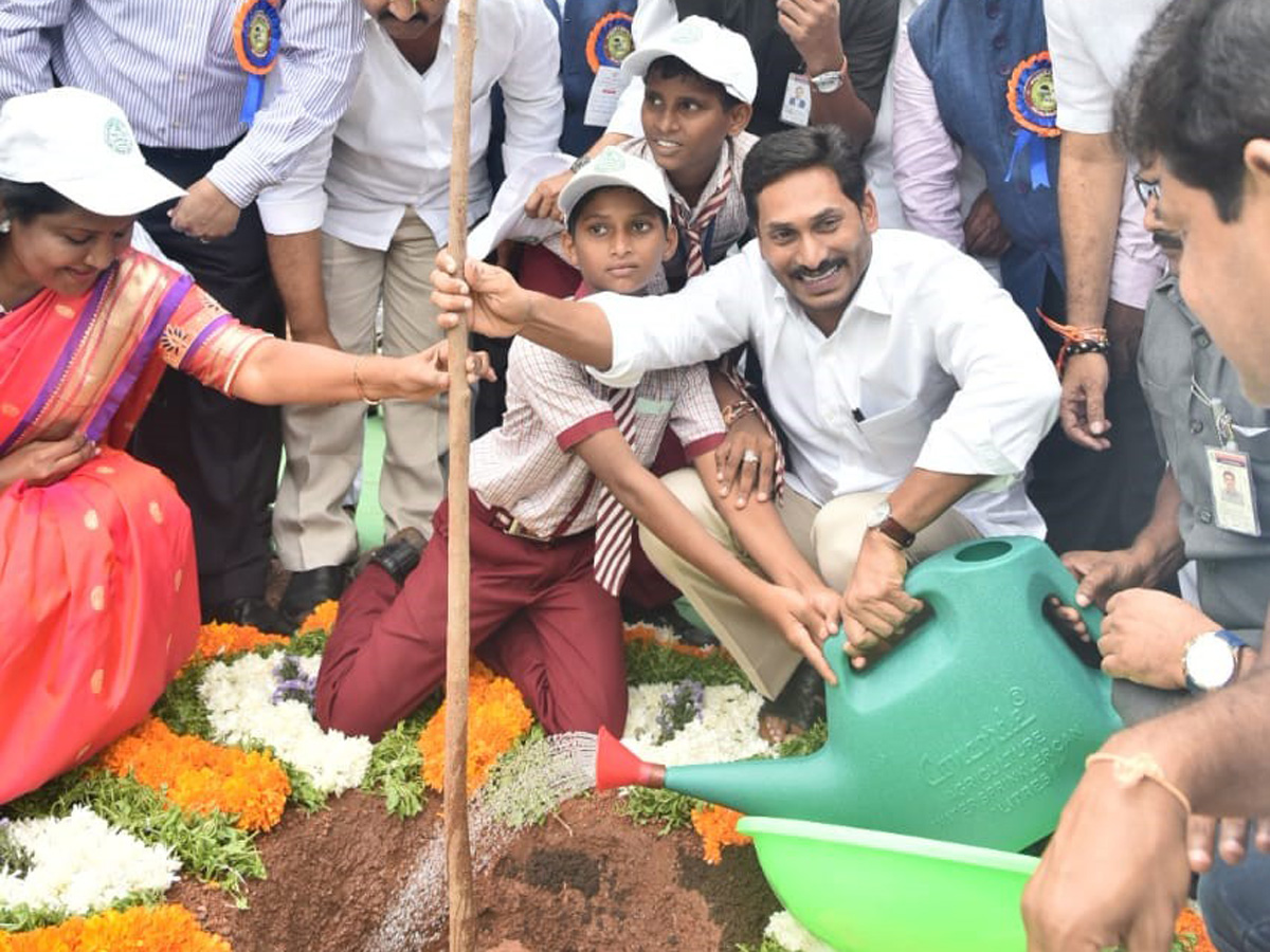 CM Ys Jagan Speech Vanamahotsava Program Guntur Photo Gallery - Sakshi6