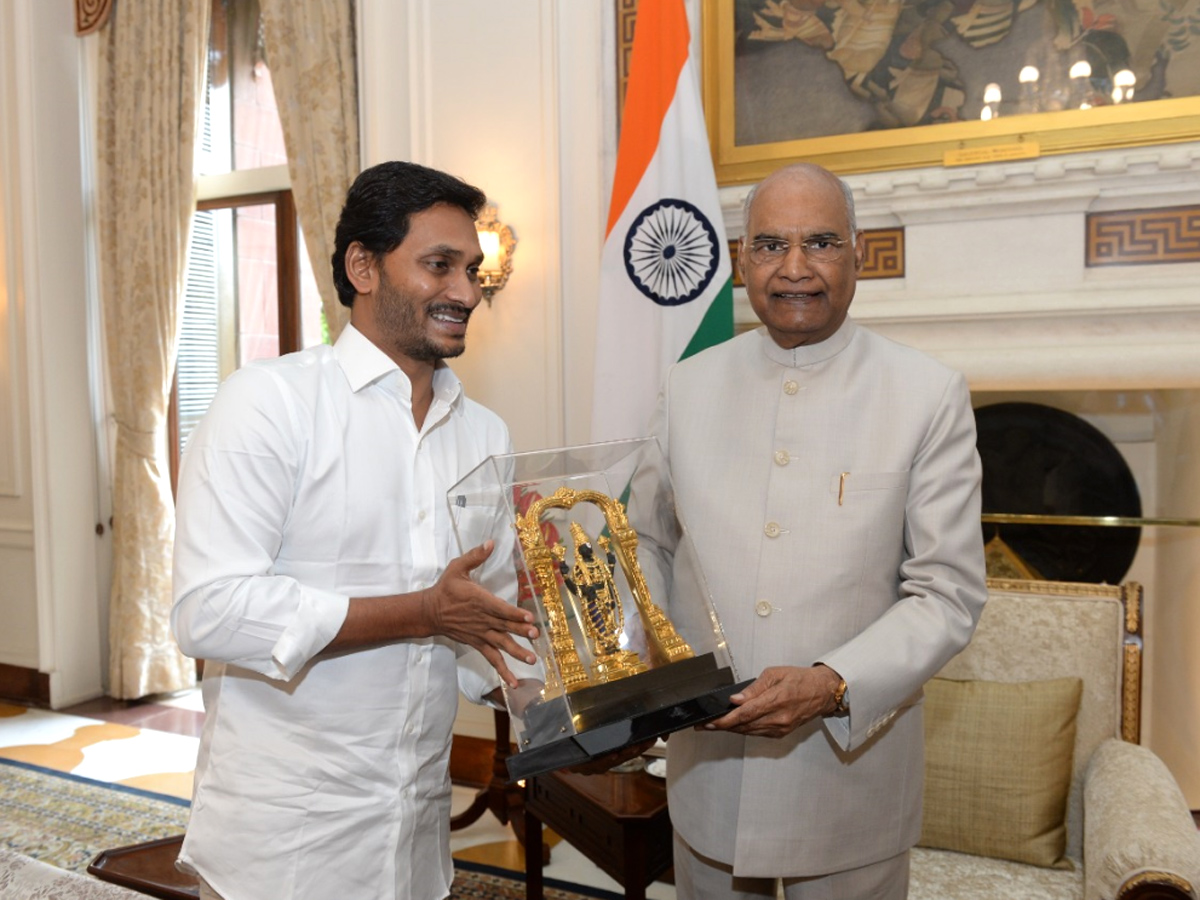 CM YS Jagan meets President Ramnath Kovind Photo Gallery - Sakshi2