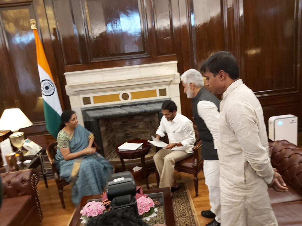 CM YS Jagan meets President Ramnath Kovind Photo Gallery - Sakshi8