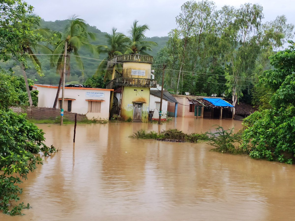 Heavy Rains East Godavari District Photo Gallery - Sakshi21