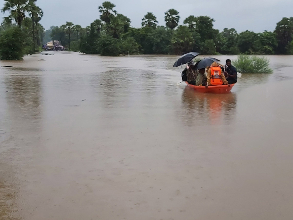 Heavy Rains East Godavari District Photo Gallery - Sakshi37