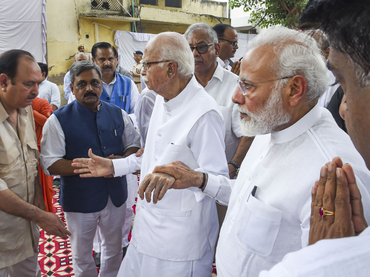 Sushma Swaraj funeral Photo Gallery - Sakshi9