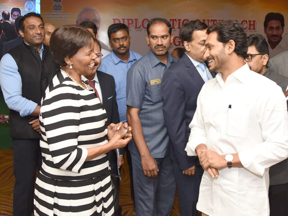 AP CM YS Jagan Speech in Diplomatic Outreach Summit Photo Gallery - Sakshi9