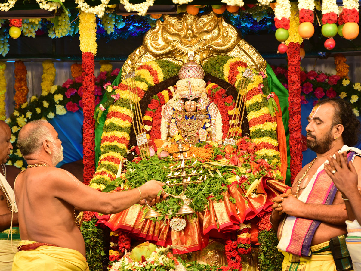 Varalakshmi Vratham Tiruchanur Sri Padmavathi Temple Photo Gallery - Sakshi2