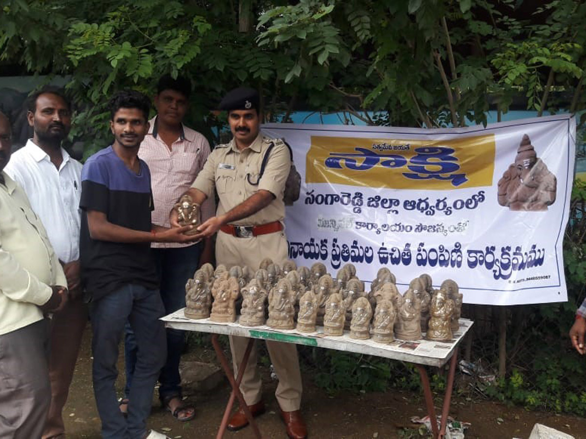 Ganesha Statues Distribution In Sakshi Photo Gallery - Sakshi3