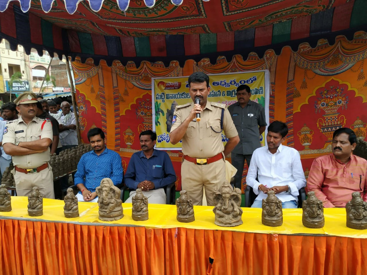 Ganesha Statues Distribution In Sakshi Photo Gallery - Sakshi8