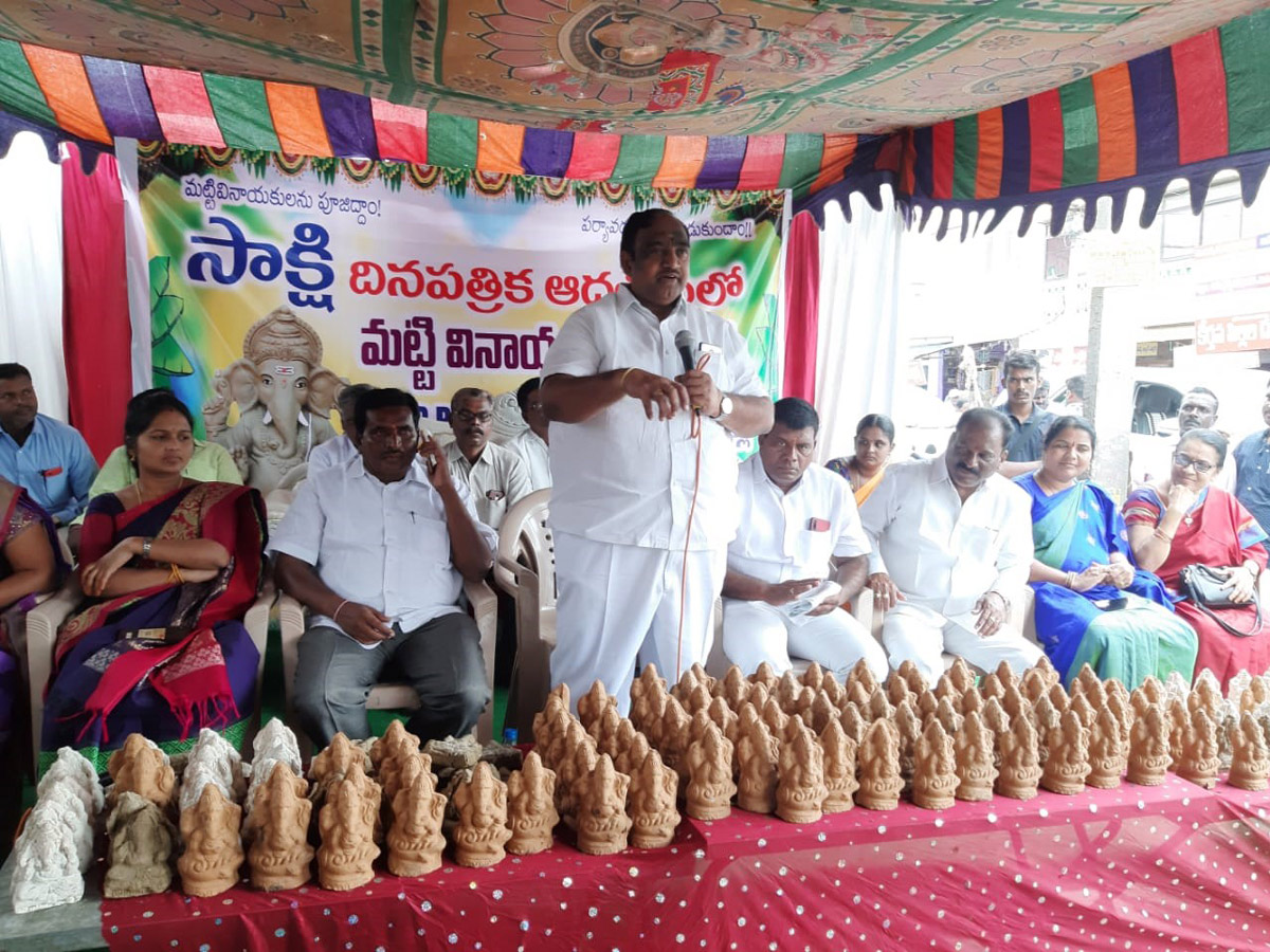 Ganesha Statues Distribution In Sakshi Photo Gallery - Sakshi9