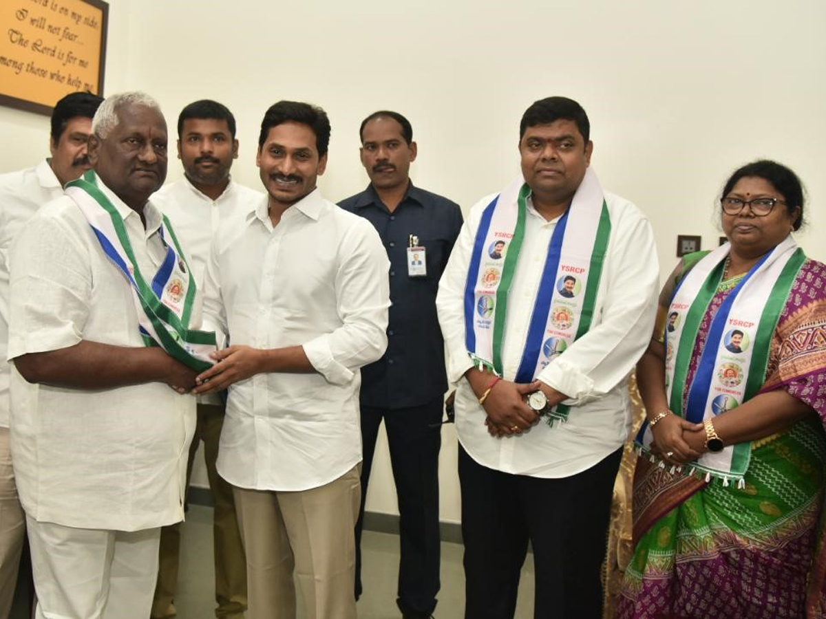 Visakha Dairy Adari Anand Joins Ysr Congress Party Photo Gallery - Sakshi12