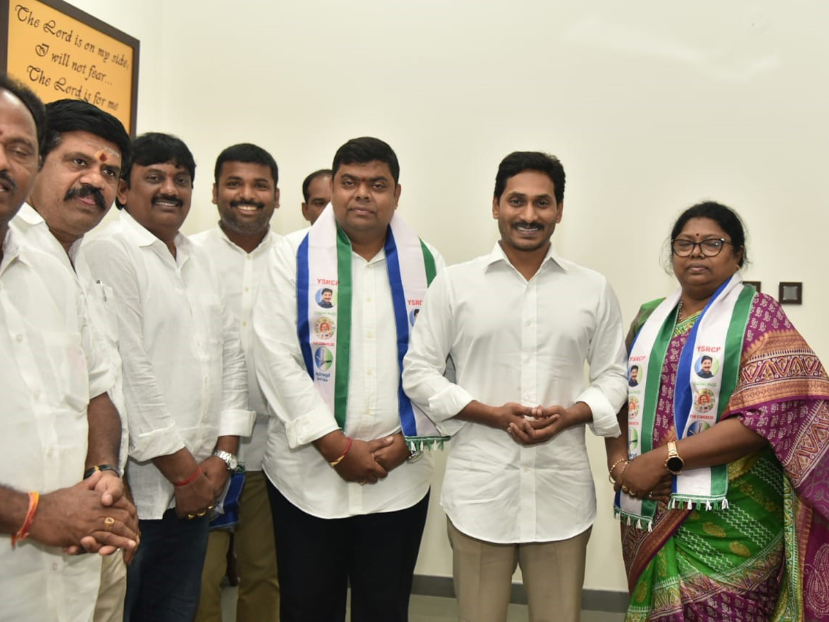 Visakha Dairy Adari Anand Joins Ysr Congress Party Photo Gallery - Sakshi3