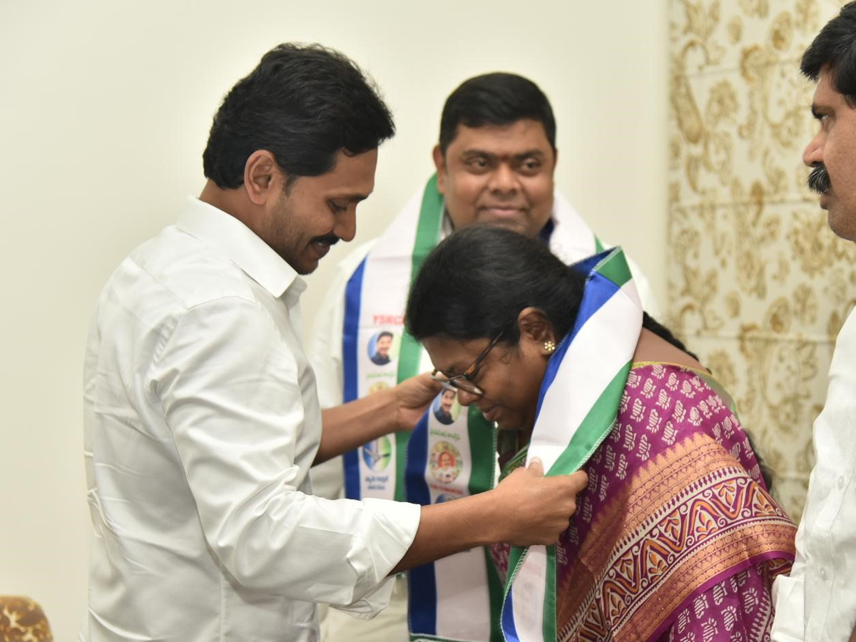 Visakha Dairy Adari Anand Joins Ysr Congress Party Photo Gallery - Sakshi5