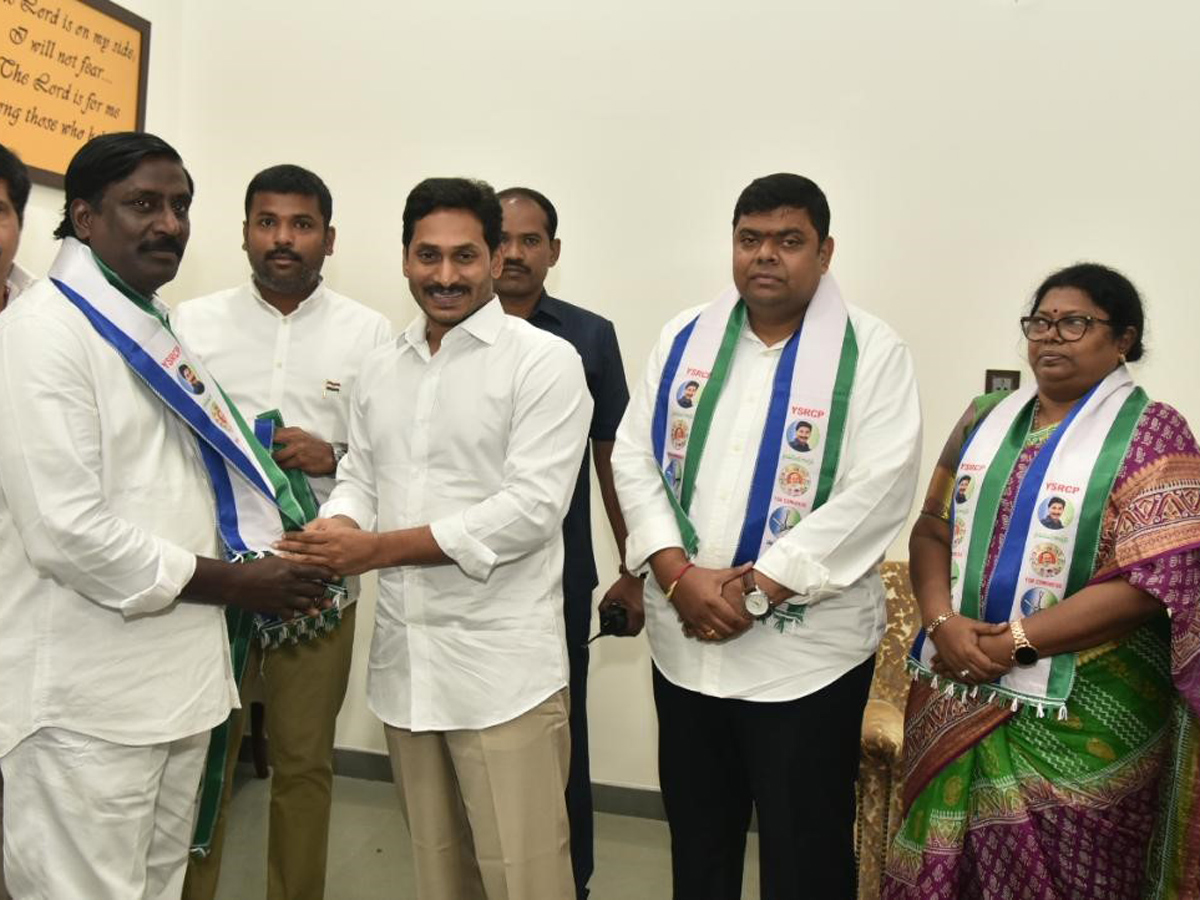 Visakha Dairy Adari Anand Joins Ysr Congress Party Photo Gallery - Sakshi6