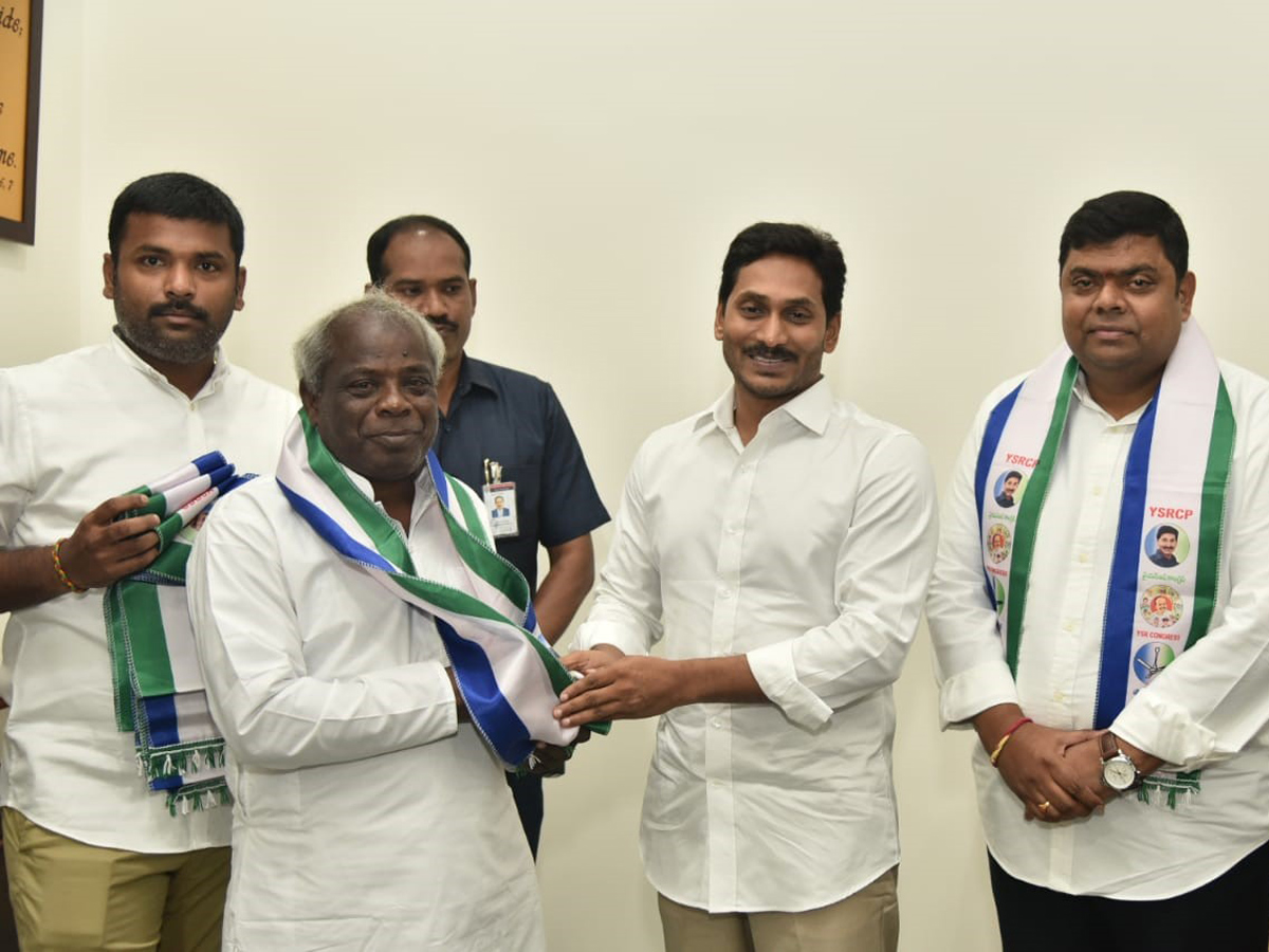 Visakha Dairy Adari Anand Joins Ysr Congress Party Photo Gallery - Sakshi7