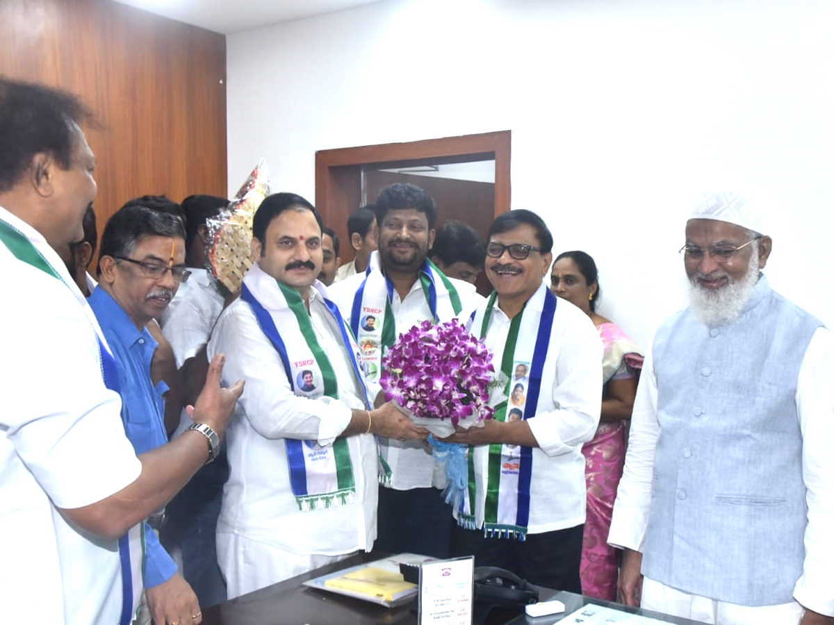 YSRCP Leaders MLC Oath Council Chairman Sharif Chamber Photo Gallery - Sakshi10