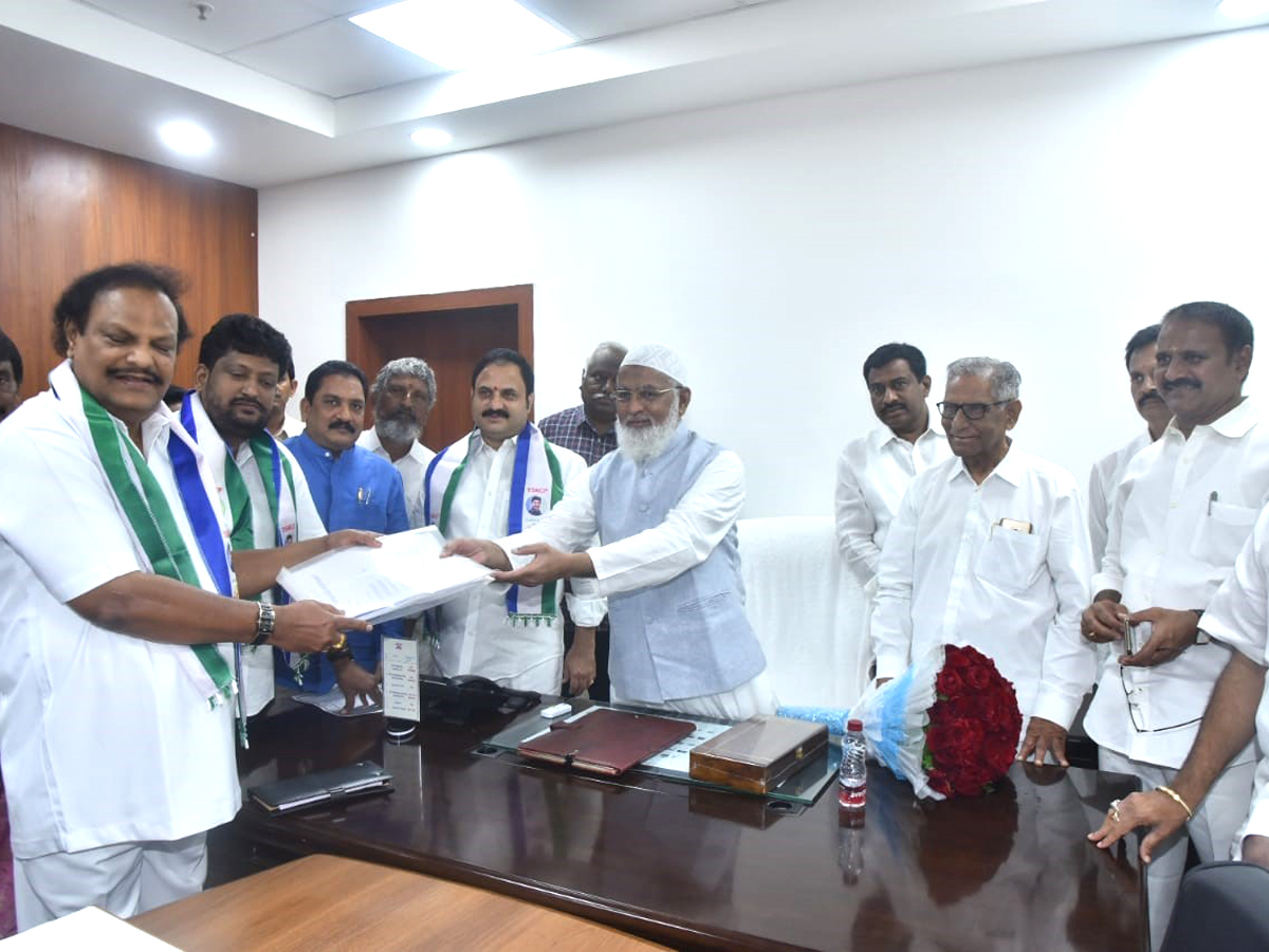 YSRCP Leaders MLC Oath Council Chairman Sharif Chamber Photo Gallery - Sakshi12