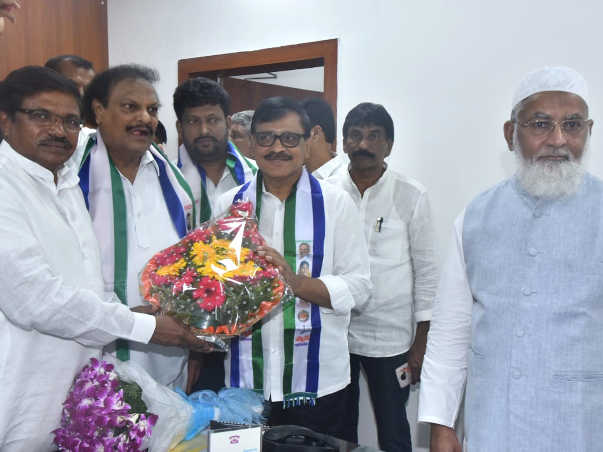 YSRCP Leaders MLC Oath Council Chairman Sharif Chamber Photo Gallery - Sakshi14